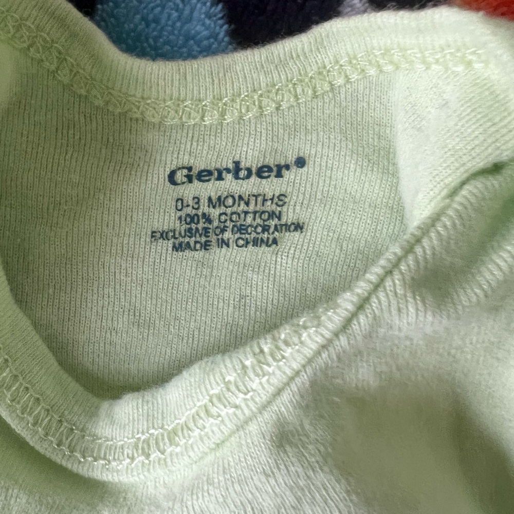 OshKosh B’Gosh Baby Boy Assorted Sumer Cotton pieces shorts & onesie - Picture 7 of 7